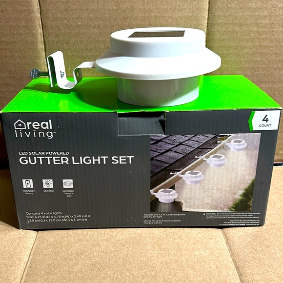 Solar Powered LED Gutter, Fence, Security & Garden LIGHTS (box of 4) NEW… - Picture 2 of 7